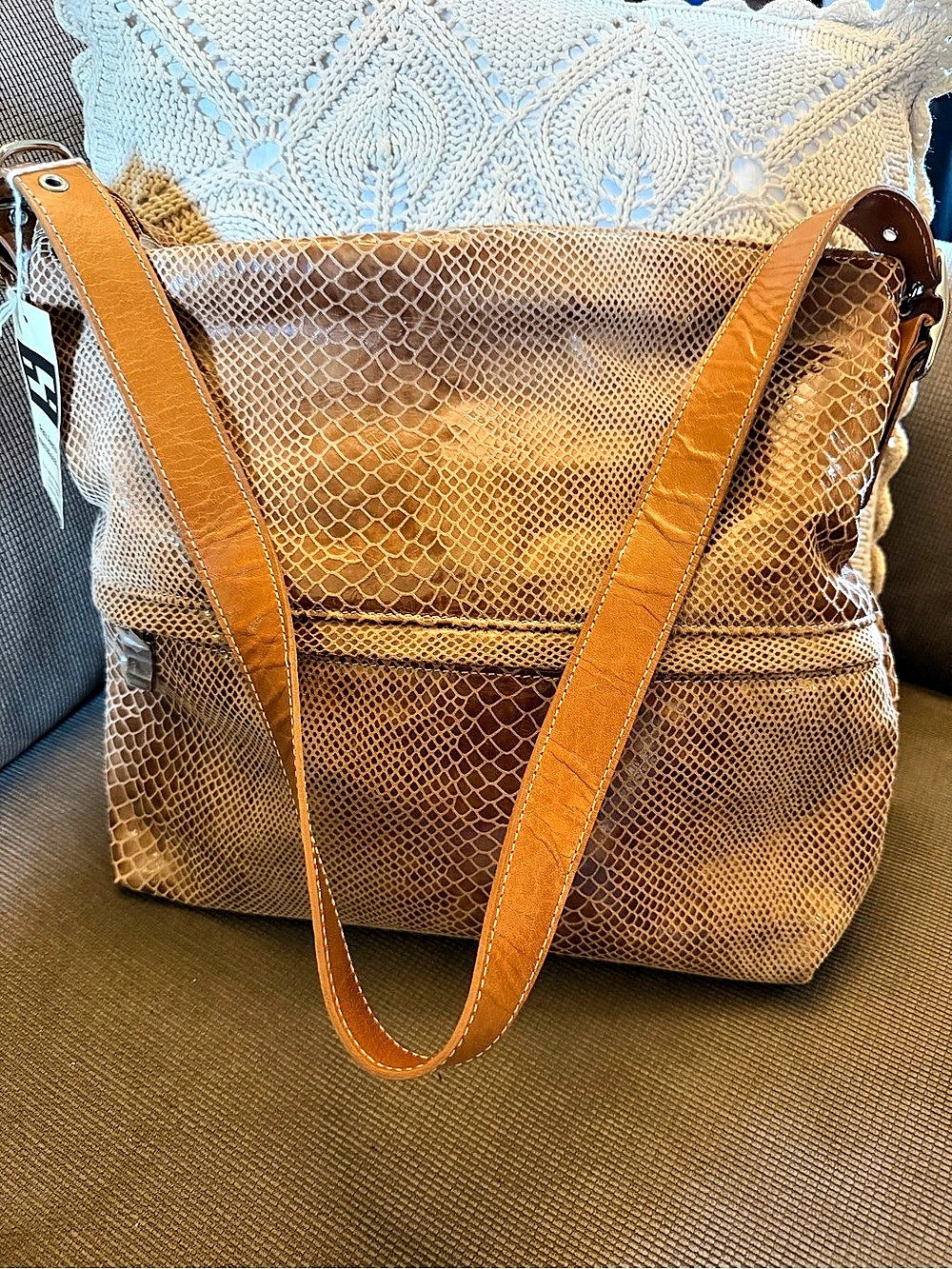 Park Avenue International Inc. Brown Shoulder Bag